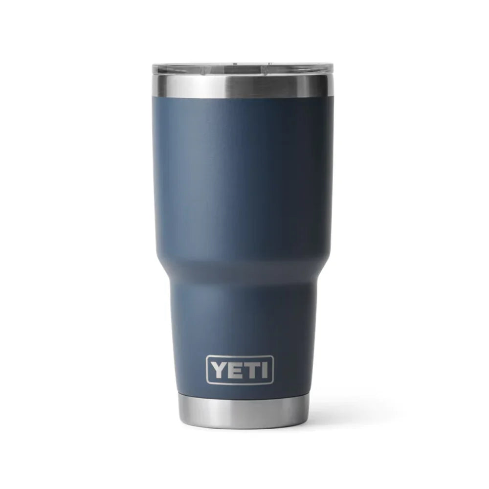 Termo YETI Rambler® Tumbler 30oz en color Navy (Azul Marino), acero inoxidable con aislamiento al vacío