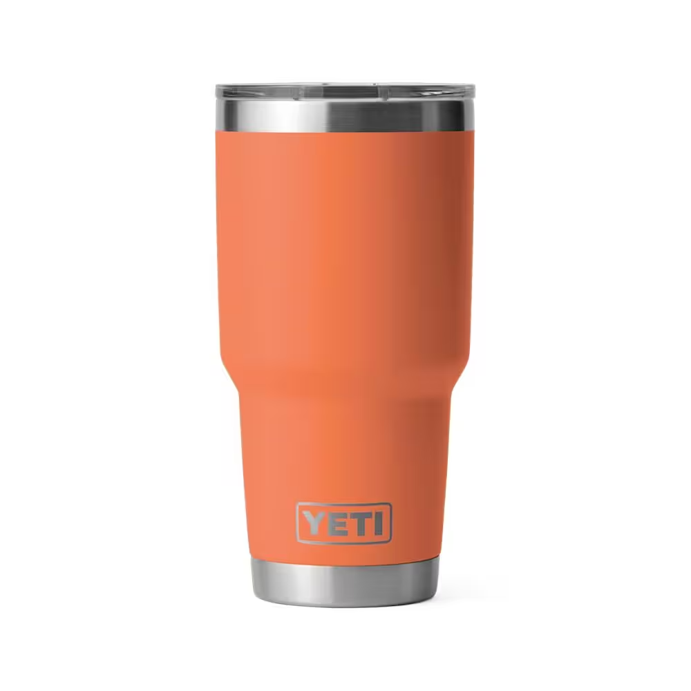 Termo YETI Rambler® Tumbler 30oz en color Coral, acero inoxidable con aislamiento al vacío