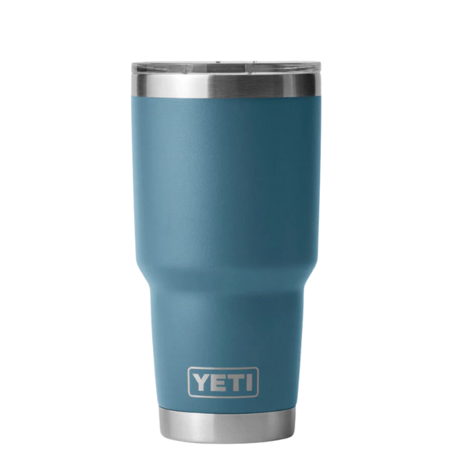 Termo YETI Rambler® Tumbler 30oz en color Nordic Blue (Azul Oscuro), acero inoxidable con aislamiento al vacío