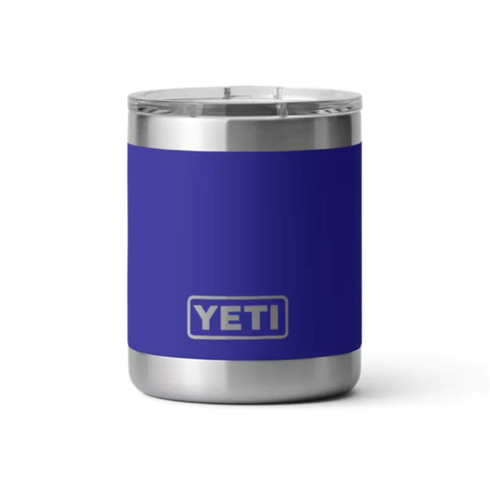 Termo YETI Rambler® Lowball 10oz en color Offshore Blue (Azul Rey), acero inoxidable con aislamiento al vacío